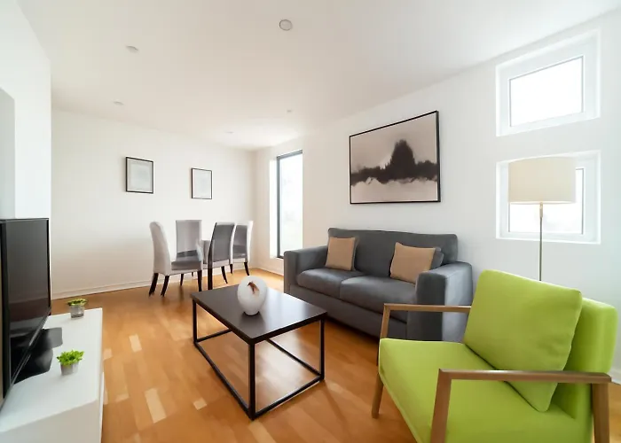 Limehouse Modern Flat